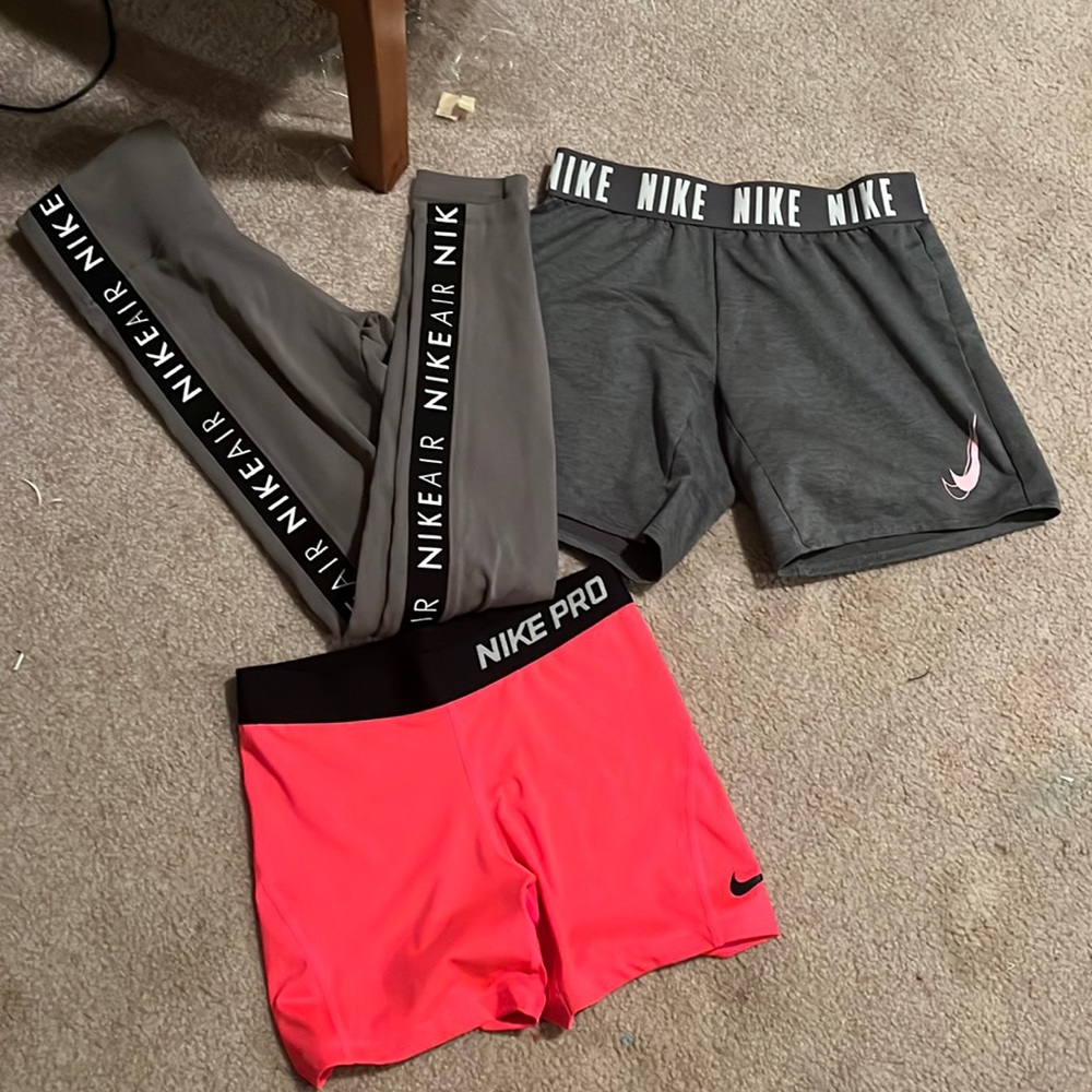 Nike girls bundle shorts, sweatshirt, leggings, tee